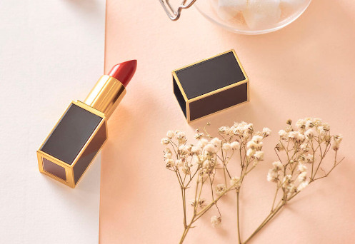 Lipstick Obsessions: Shades and Formulas for Every Occasion