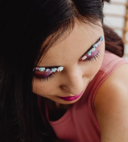 Bold Brow Confidence: Sculpting Eyebrows for the Season