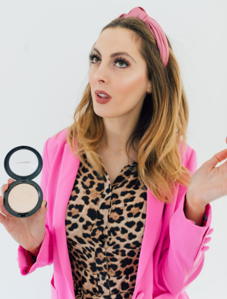 Natural Radiance: Highlighter and Contour Tips for Subtle Winter Glow