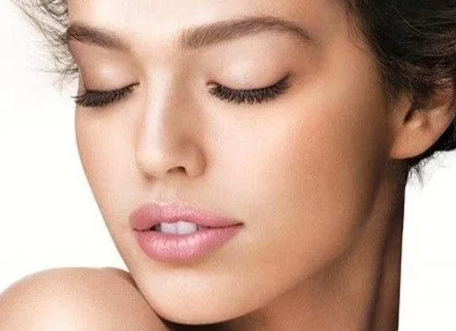 Brows on Point: How to Achieve Full and Defined Eyebrows in Every Season