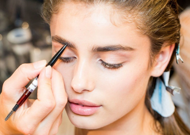 Effortless Beauty: Simple Makeup Tips for Everyday Wear