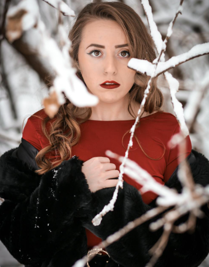 Snowfall Glow: Winter Makeup Tips for Plus-Size Beauties in Cold Climates