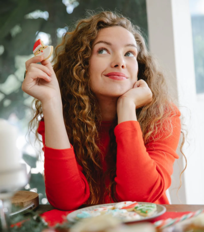 Snowy Radiance: Mastering Winter Makeup for a Stunning New Year Look