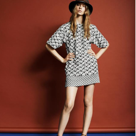 Fireside Fashionista: Cozy and Stylish Ensembles for a Homey Lunar New Year