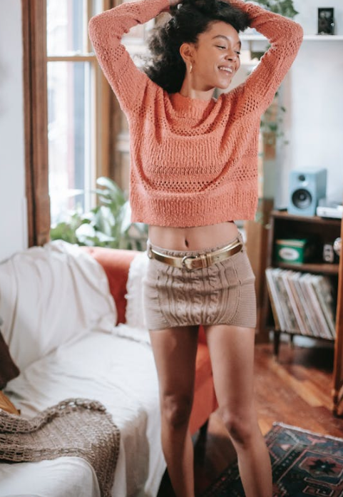 Elevate Your Look in 2024: Ideal Body Shapes with Skirts and Cozy Sweaters