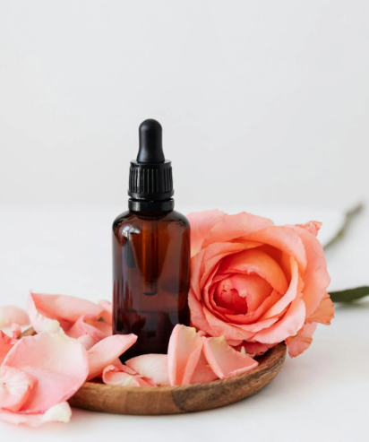 Petal Soft: Incorporating Floral Extracts and Botanical Ingredients into Your Skincare
